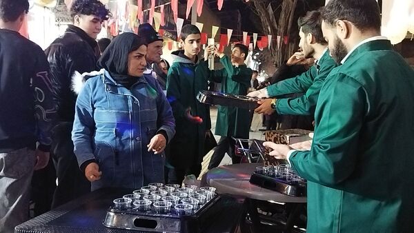 گذری بر فعالیت چایخانه امیر المومنین در شب میلاد حضرت مهدی ( عج)