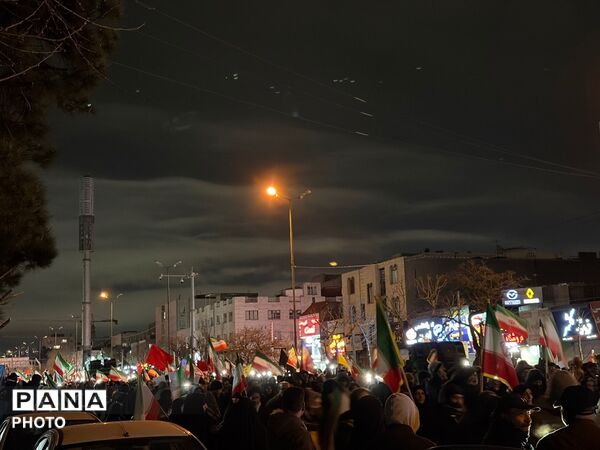 بیعت مردم کرج با سومین رهبر انقلاب اسلامی 