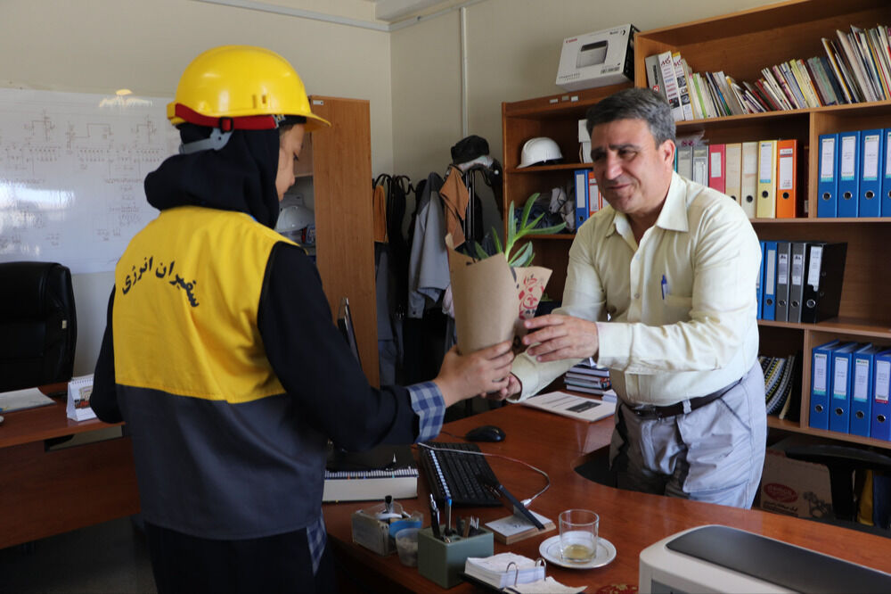 آیین تجلیل از سفیران انرژی برتر نیروگاه سیکل ترکیبی در شهرستان شیروان
