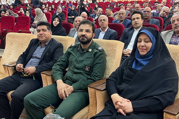 همایش بزرگ تجلیل از معلمان برتر و سرآمد در رودهن 