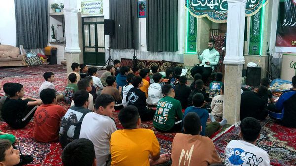 آغاز اعتکاف دانش‌آموزی پسران در مسجد فاطمه زهرا(س) شهرک سیدجمال‌الدین نظرآباد