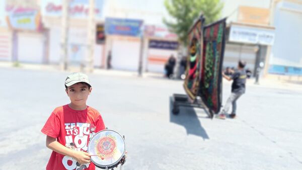 حضور پرشور کودکان و نوجوانان یاسوجی در روز عاشورا 