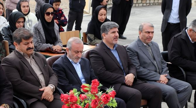 تحول در زیرساخت‌های قروه؛ از مدرسه تا کمربندی و استخر