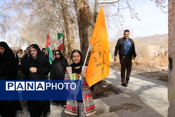 انقلاب را نسل جدید ادامه می دهند