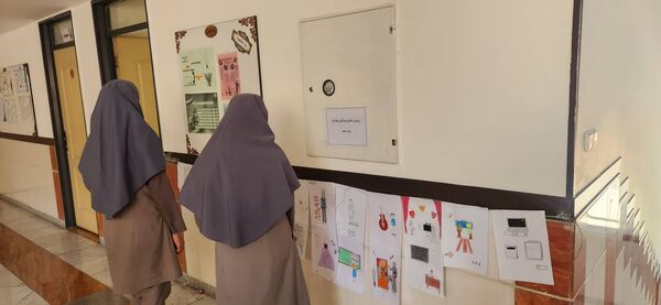 دانش‌آموزان «محبوبه دانش» انتخاب رشته را رنگ‌آمیزی کردند