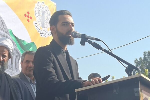 حماسه حضور دانش‌آموزان قرچکی در یوم الله ۱۳ آبان
