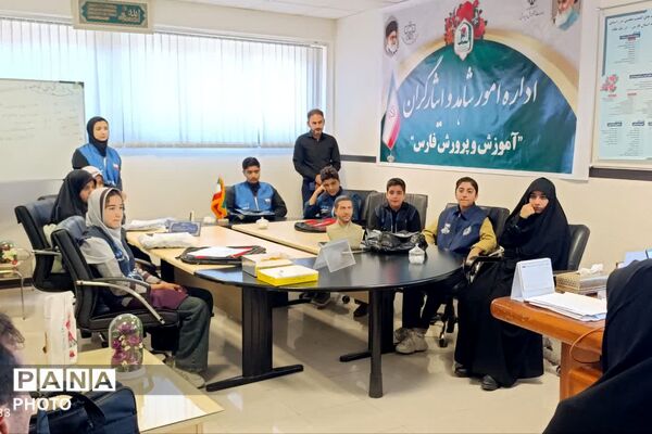 تجلیل از خبرنگاران پانا مدارس شاهد در اداره امور شاهد و ایثارگران فارس