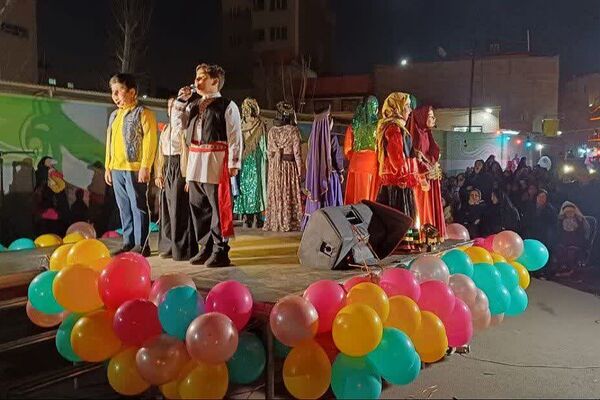 جشن خیابانی و هئیت هفتگی دختران دبیرستان شهید رستمرودی به مناسبت ولادت حضرت رقیه(س) 