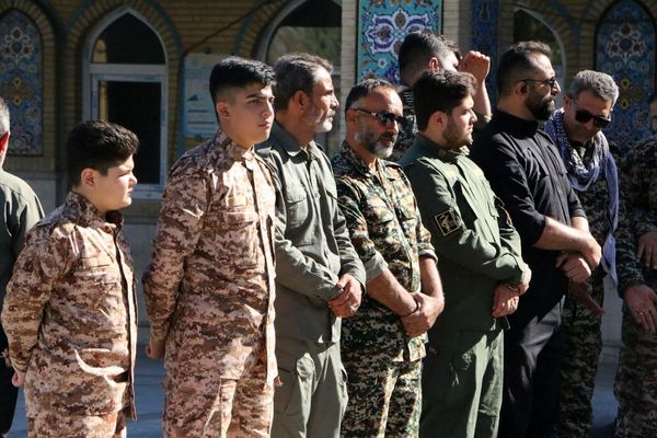 آیین غبارروبی و گلباران مزار شهدا در آستان امامزاده بی‌بی سکینه خاتون (س)