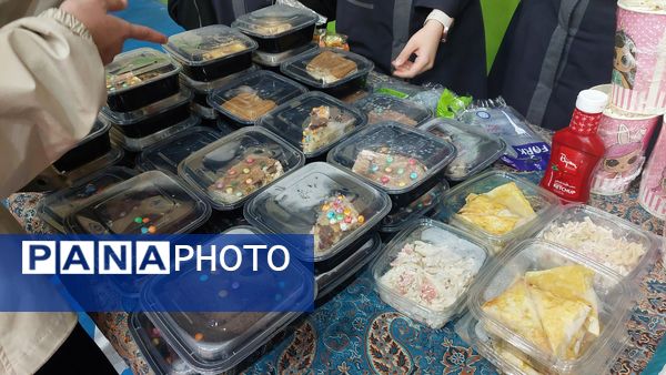  برگزاری بازارچه کسب‌و‌کار  در دبیرستان فرزانگان یک