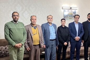 دیدار مسئولین آموزش و پرورش اصفهان با خانواده پاسدار شهید محمد سلمانی 