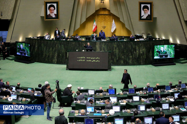 تقدیم لایحه بودجه سال ۱۴۰۵ به مجلس شورای اسلامی
