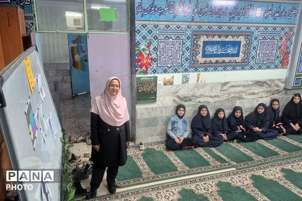 کارگاه آموزشی "هویت دخترانه و  افزایش عزت‌نفس" ویژه دانش‌آموزان پایه ششم دبستان هدی 