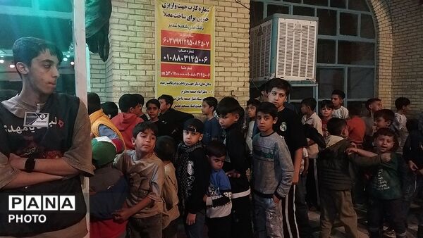غرفه دهه نودی ها هر شب پرشور تر از قبل در نیشابور