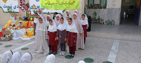 روزه اولی‌های دبستان مولوی فین، مهمانان ویژه‌‌‌ سفره افطار