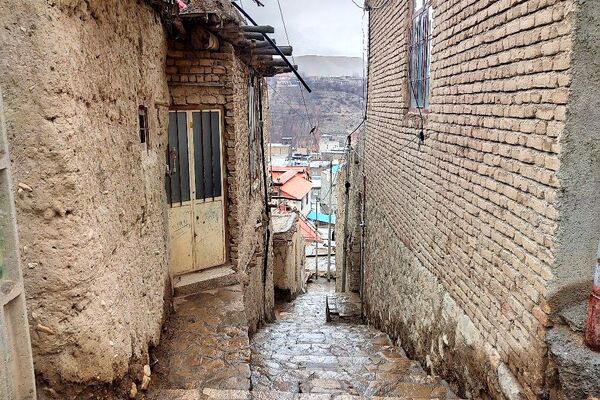 طنین ترانه باران زمستانی در آسمان شهر بار نیشابور 