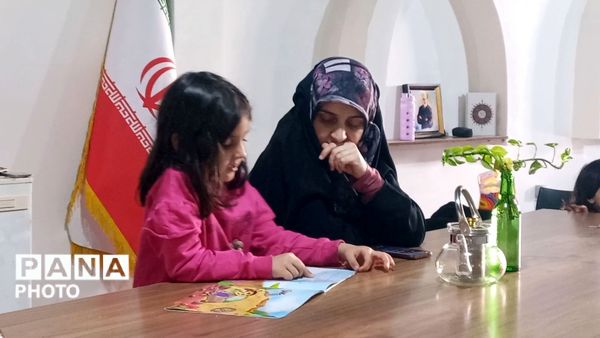  حضور دانش آموزان وکودکان در مجموعه فرهنگی آدینه شهر بار