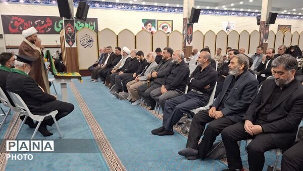تجلیل از خانواده شهدا با کاروان «زیر سایه خورشید» در شهرستان ساوجبلاغ