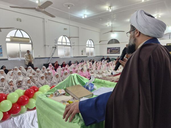 جشن تکلیف دختران در گلوگاه 