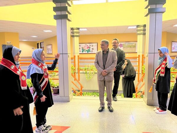 مراسم تحلیف پیشتازان دبستان آرمینه مصلی نژاد ناحیه۶ مشهد