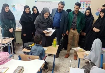 بازدید جمعی از مدیران مدارس منطقه  تبادکان از مدرسه عفت السادات طغرایی