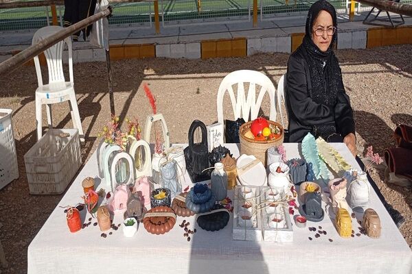 آغاز مراسم روز شهر بار با افتتاح نمایشگاه محصولات محلی و صنایع دستی