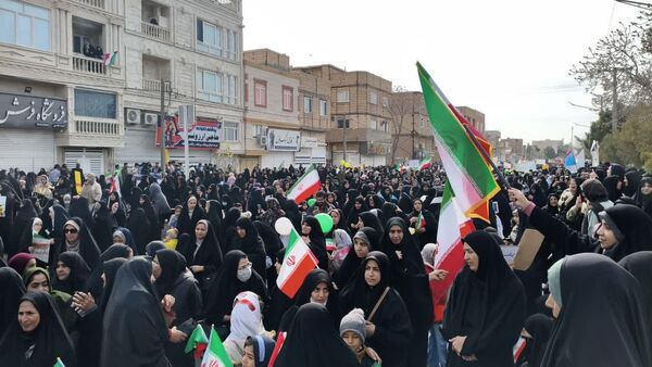  مشقِ اقتدارِ دخترانِ سرخسی در مطلعِ فجرِ ۴۷