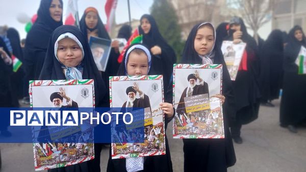 راهپیمایی 22 بهمن در روستای صرم قم