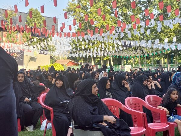  مراسم شیرخوارگان حسینی در باغ فردوس استان اصفهان