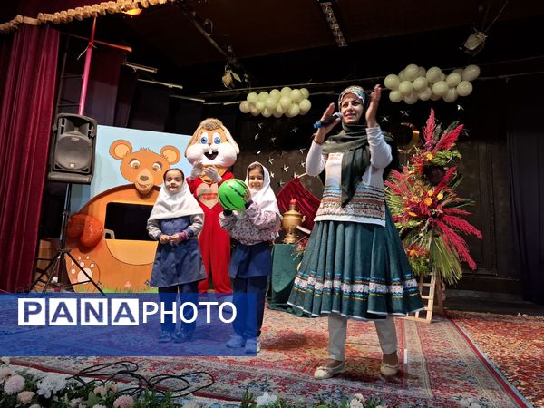 جشن یلدا ۱۴۰۴ در مدرسه ۱۷ شهریور شهرستان بجنورد 