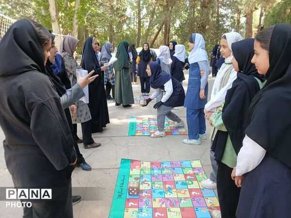 بدرقه پرانرژی هفتمی‌ها؛ از مدرسه تا اردوگاه باغرود