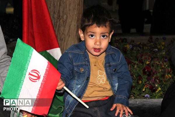 پاتوق نوجوان های مبارز