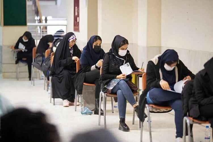 آزمون پایان دوره داروسازی به تعویق افتاد