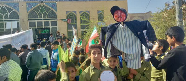راهپیمایی باشکوه ۱۳ آبان در خاتم؛ روز ملی مبارزه با استکبار 