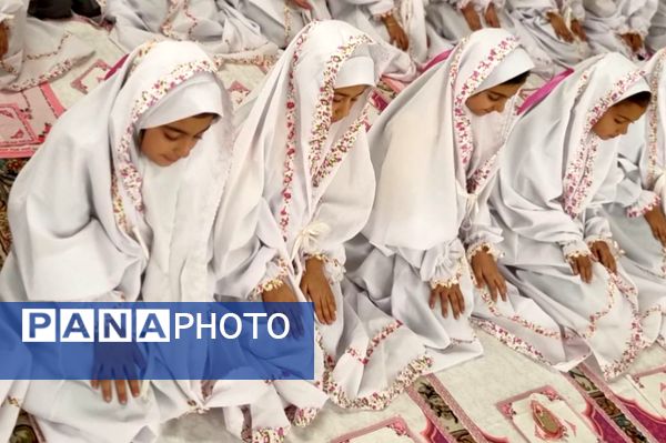 جشن تکلیف  دانش‌آموزان دبستان شهدای همت‌آباد در مشهد