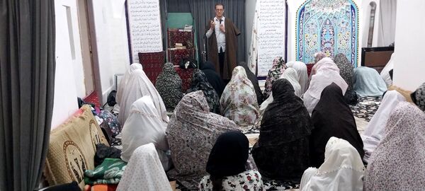 بانوان فدافن  زمزمه‌های ایمان در خلوت نورانی اعتکاف مسجد جامع