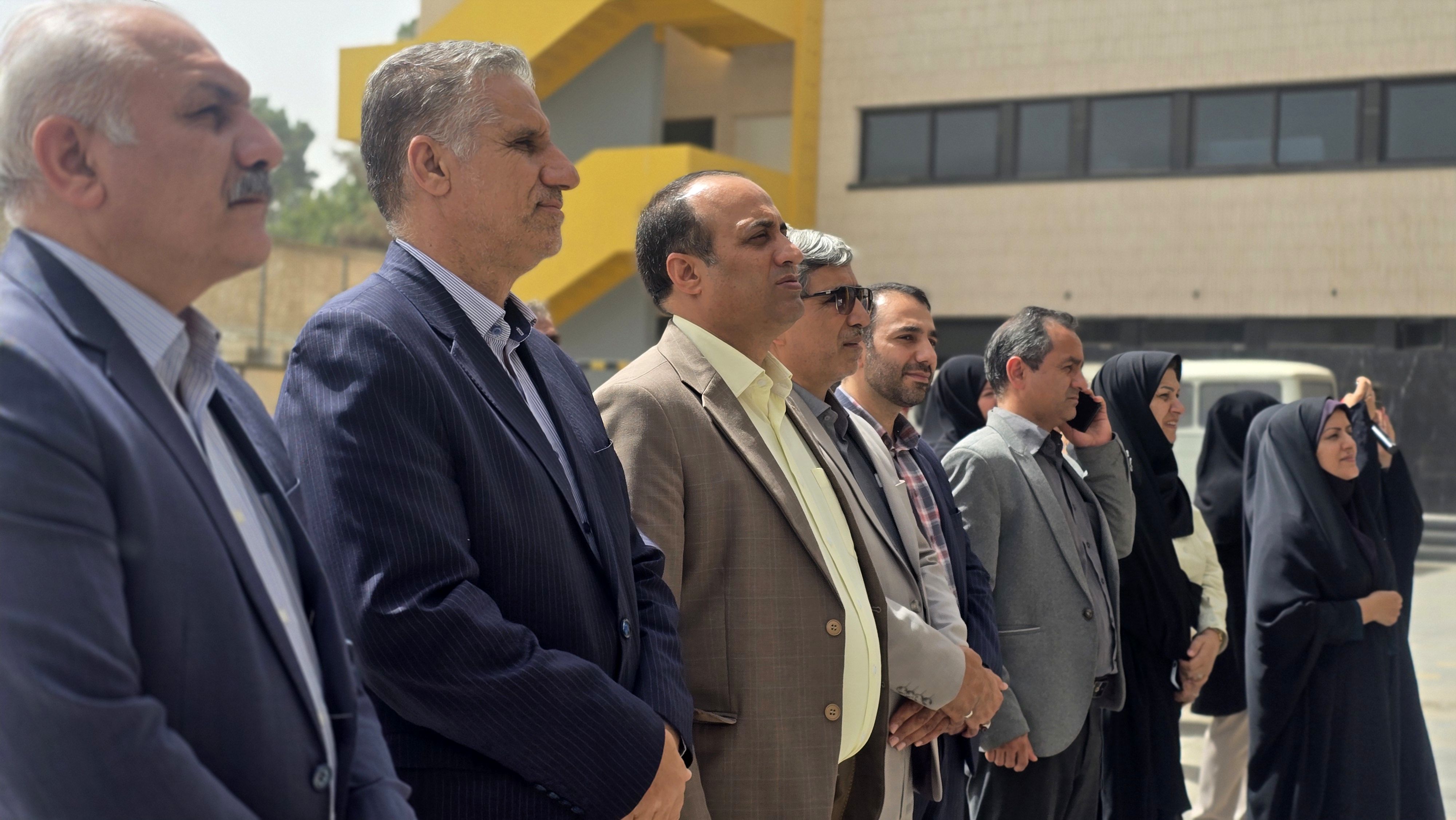 توزیع ۲۸ هزار قلم تجهیزات آموزشی در مدارس استان اصفهان