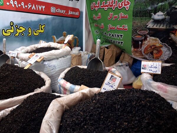 نمایشگاه عرضه مستقیم کالا ،سوغات و هدایا، صنایع دستی در شهرستان کاشمر 