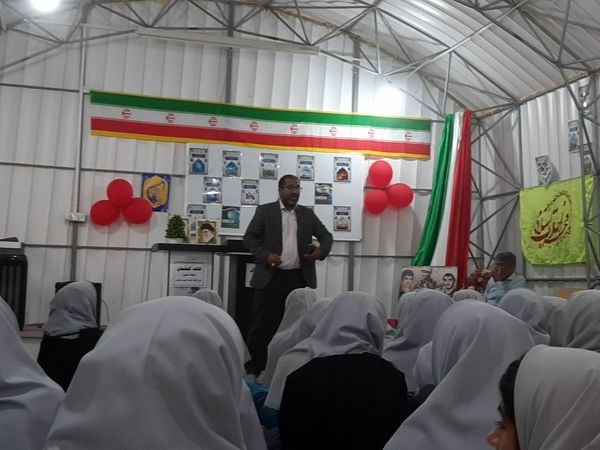 ترویج ارزش‌ها و مفاهیم اسلامی در دبیرستان شاهد شهید مصلحی میناب