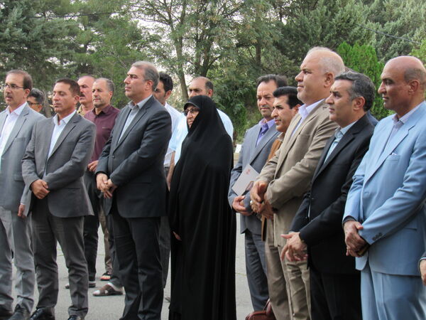 نوسازی و تجهیز ناوگان حمل و نقل اداری آموزش‌ و پرورش کردستان با توزیع ۱۶ دستگاه سمند سورن