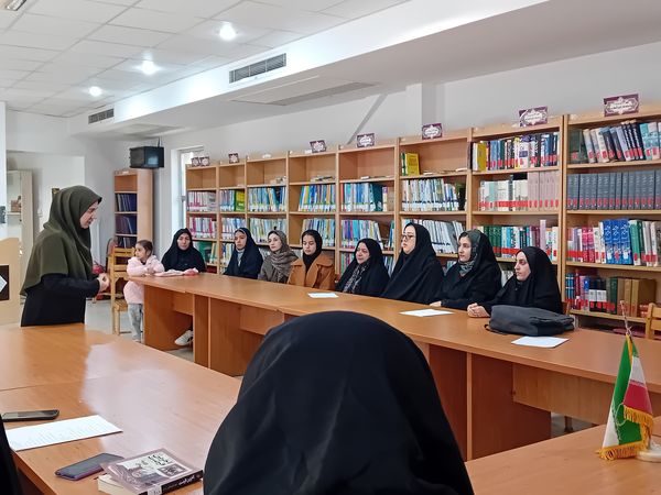 قرائت وصیت‌نامه امام خمینی(ره) در کتابخانه شهید بهشتی
