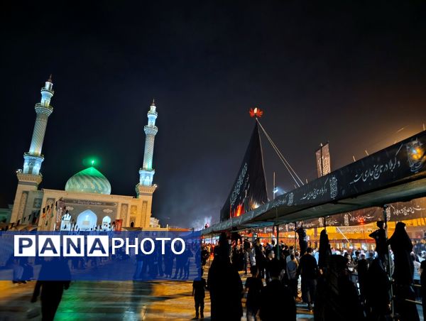 کاروان نمادین اسرای کربلا‌ازمیدان‌آستانه‌ی قم‌به‌سمت‌حرم‌حضرت‌معصومه"س"