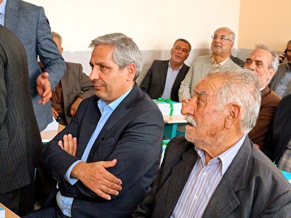 لبخند شادی بر لب های دانش آموزان فدافن؛ مدرسه جدید میزبان آنان خواهد بود 