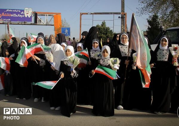 رزمایش حماسی و کاروان خودرویی در همدان؛ تجلیل از ارتش مقتدر در آستانه روز ارتش