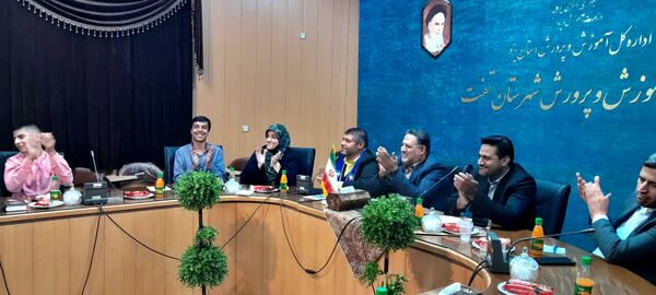 نشست خبرنگاران پانا تفت با رئیس سازمان دانش‌آموزی استان یزد