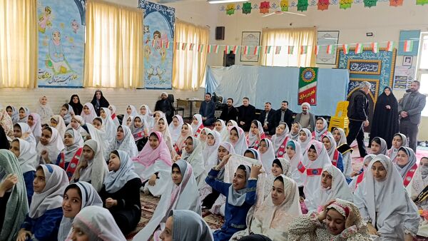 نماز مهمترین اولویت در مسائل تربیتی مدرسه