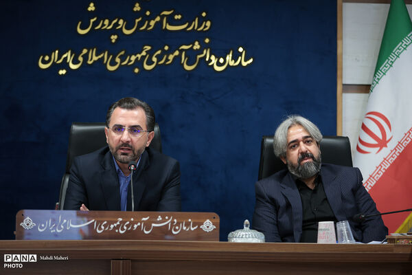نشست قائم مقام معاون وزیر در سازمان دانش‌آموزی با مدیران سازمان و مسئولان خبرگزاری پانا استان‌ها به‌مناسبت روز خبرنگار