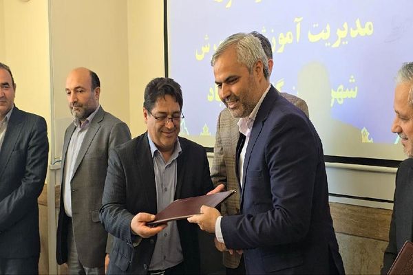 فصل تازه خدمت‌رسانی؛ مهدی ذبیحی بر سکوی مدیریت آموزش و پرورش گناباد