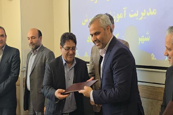 فصل تازه خدمت‌رسانی؛ مهدی ذبیحی بر سکوی مدیریت آموزش و پرورش گناباد
