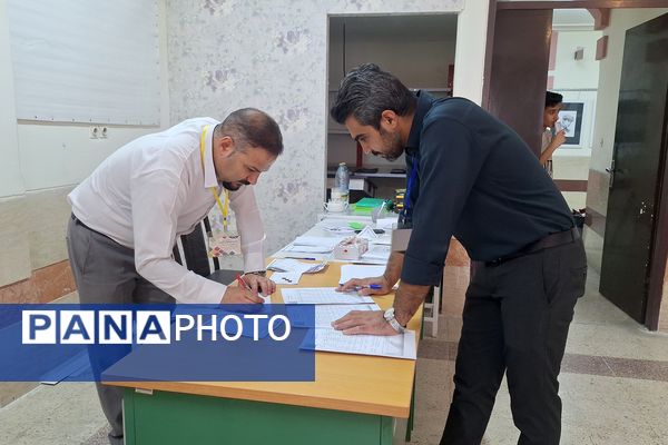 مسابقات بازی‌های فکری رویش مرحله استانی در شیراز